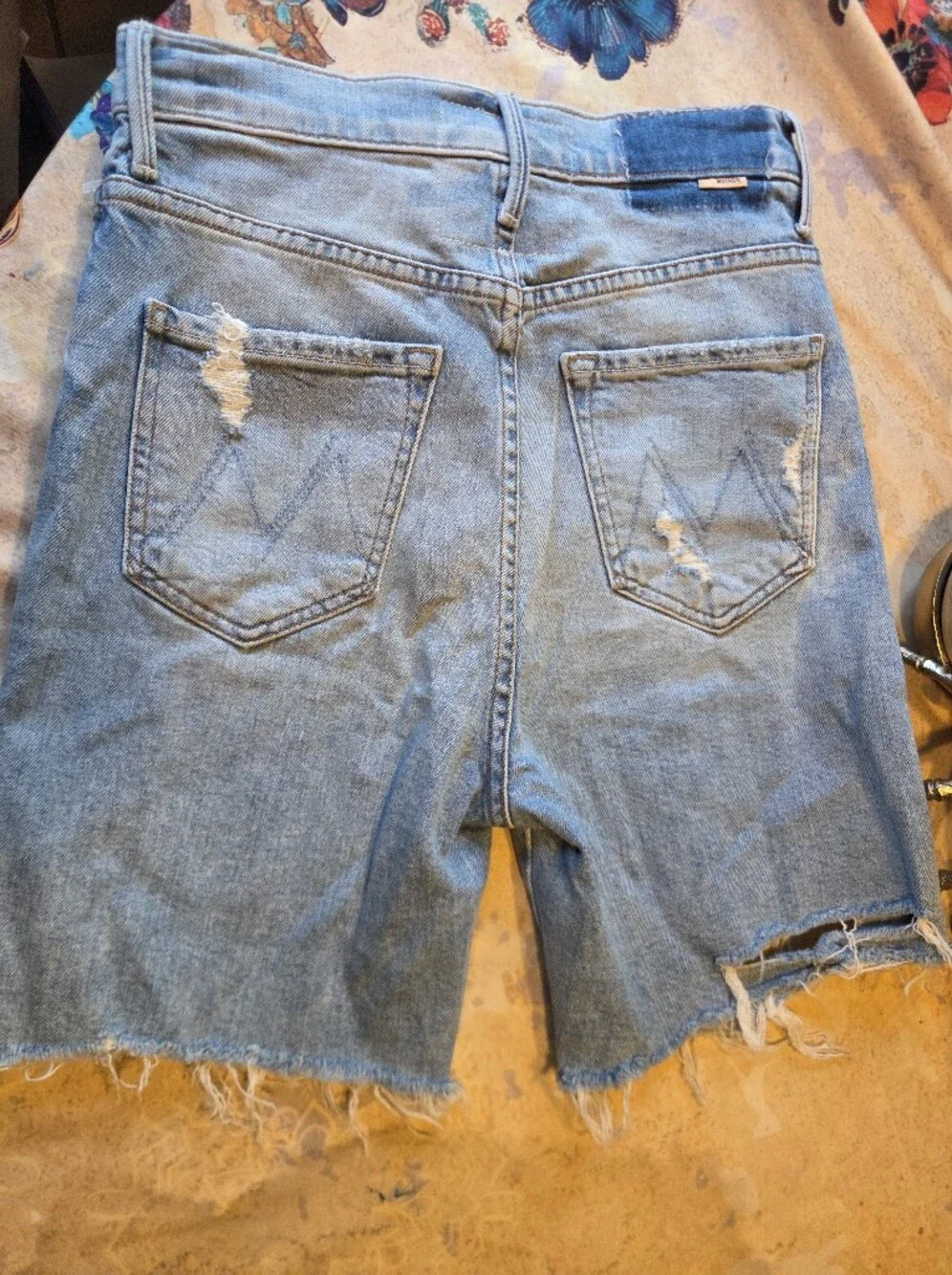 MOTHER High-Waisted Smokin' Fray Shorts Color Resting Beach Face Sz 25